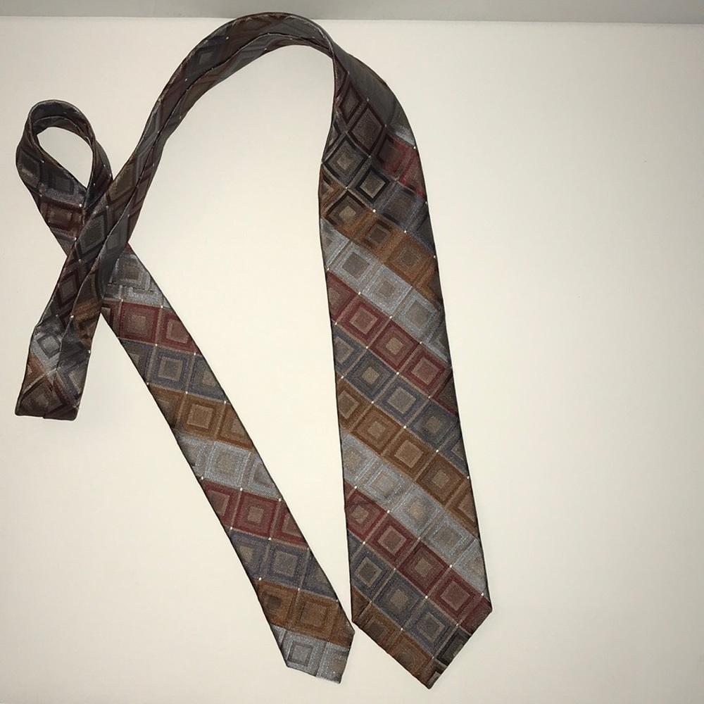 DKNY tie